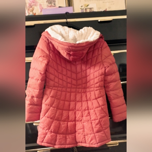 Bebe faux fur coat NWT - Picture 5 of 8